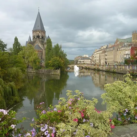 Metz Port Saint Marcel Apartment Room photo